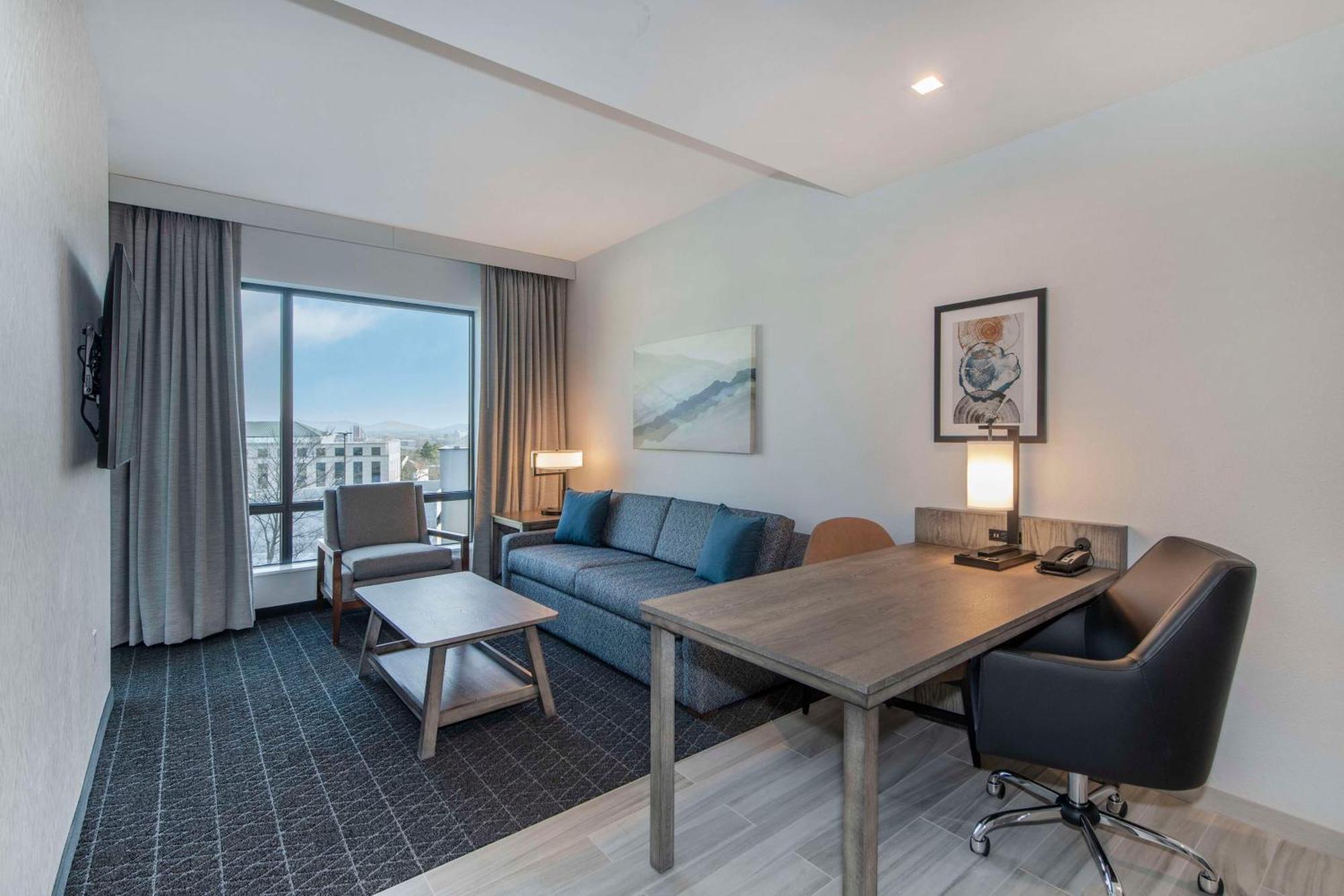 Hotel Embassy Suites By Hilton Downtown Asheville