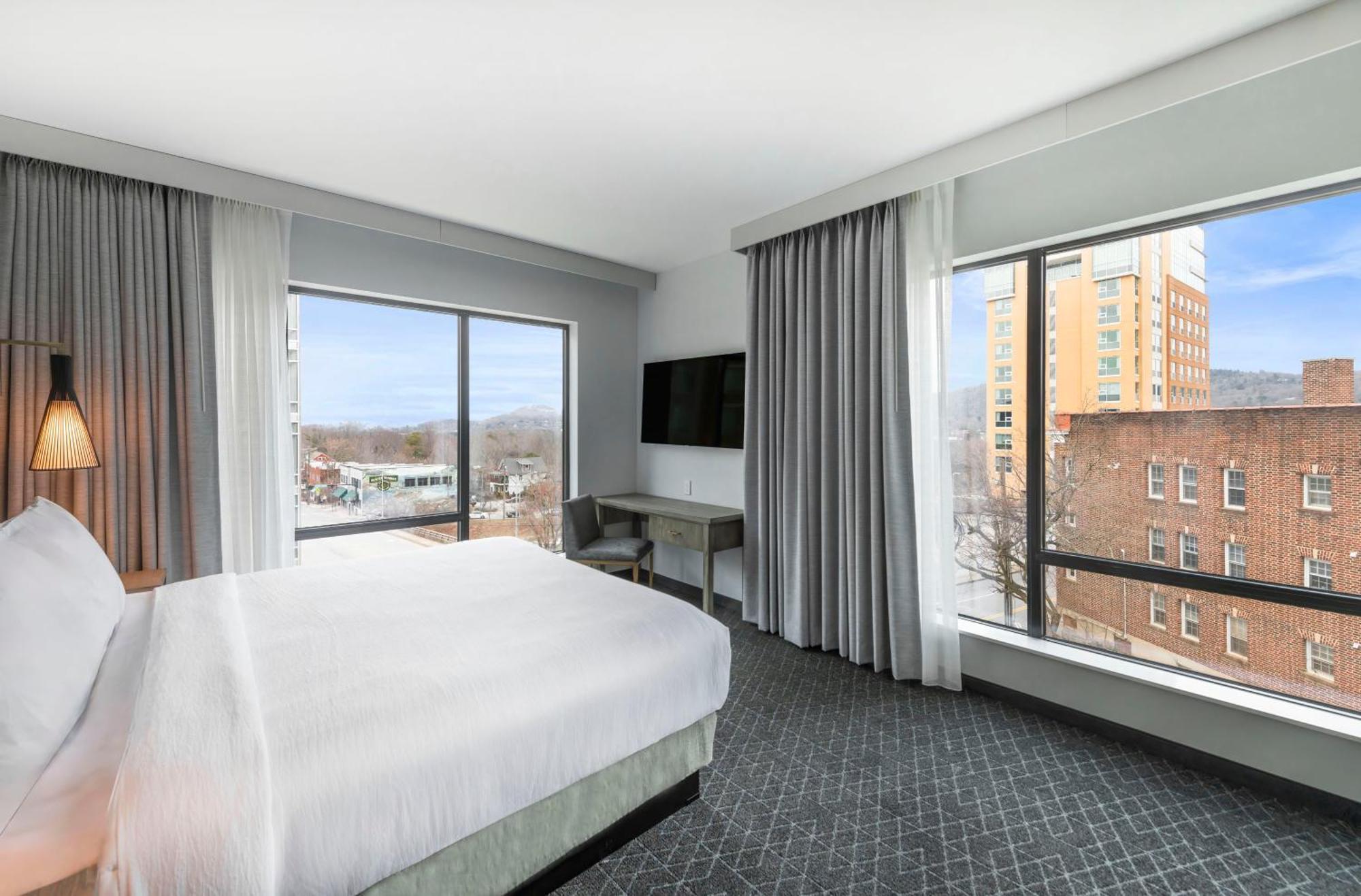 Hotel Embassy Suites By Hilton Downtown Asheville